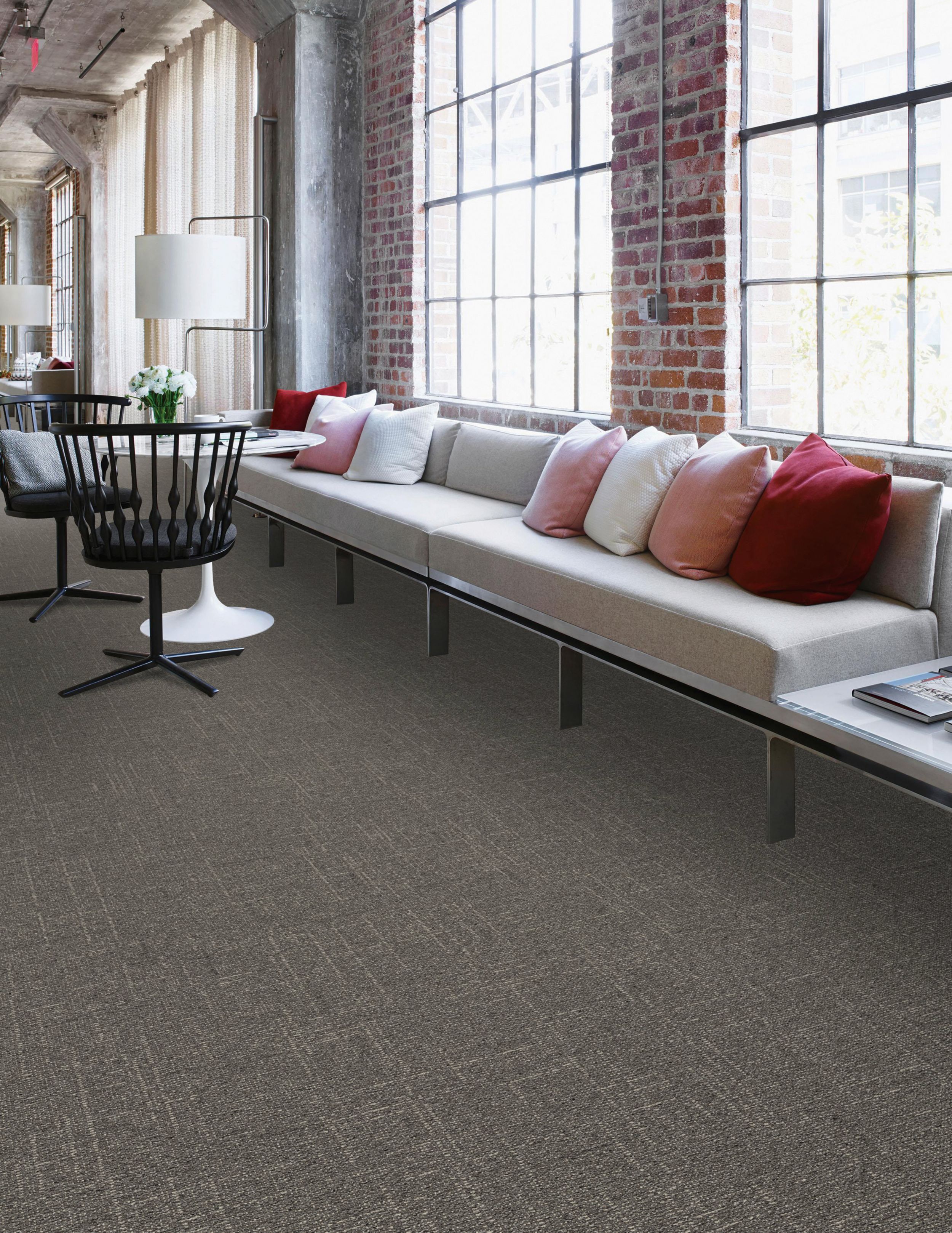 Interface DL901 carpet tile in public space with long couch imagen número 1